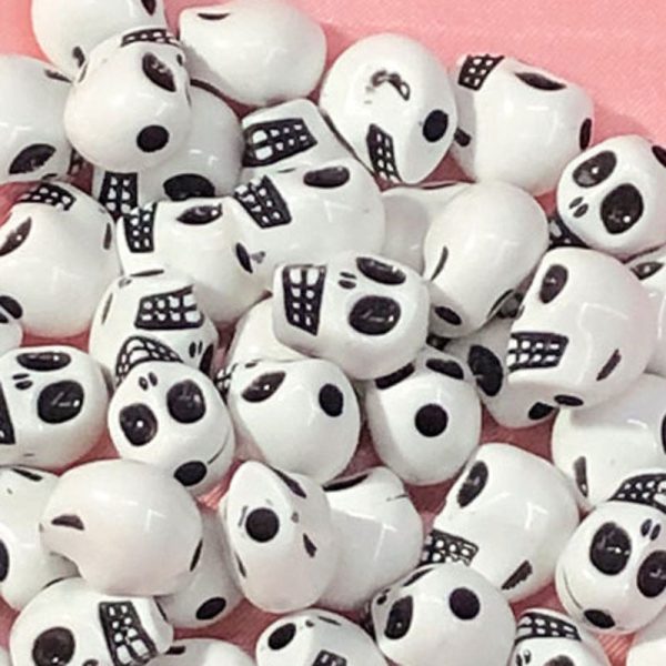 Wholesale 10-13mm Handmade Beaded Material Acrylic Color Black and White Skull Beads Sale