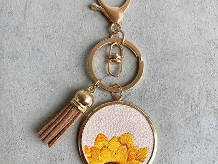 Wholesale 3PCS PACK Leather Embroidery Sunflower Keychains For Sale