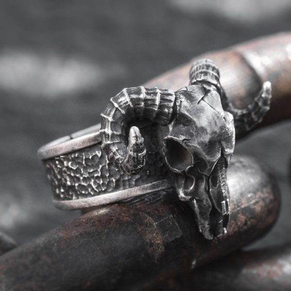 Wholesale Alloy Retro Punk Skull Horn Ring For Discount