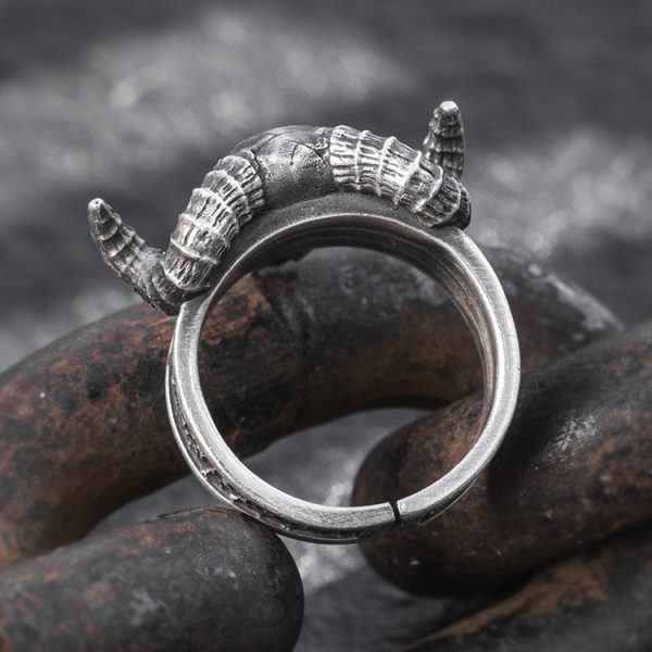 Wholesale Alloy Retro Punk Skull Horn Ring For Discount